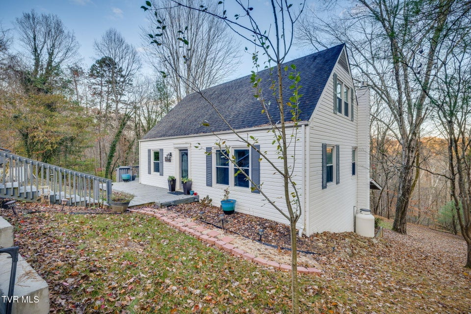 Photo #2: 4004 Lakeland Drive