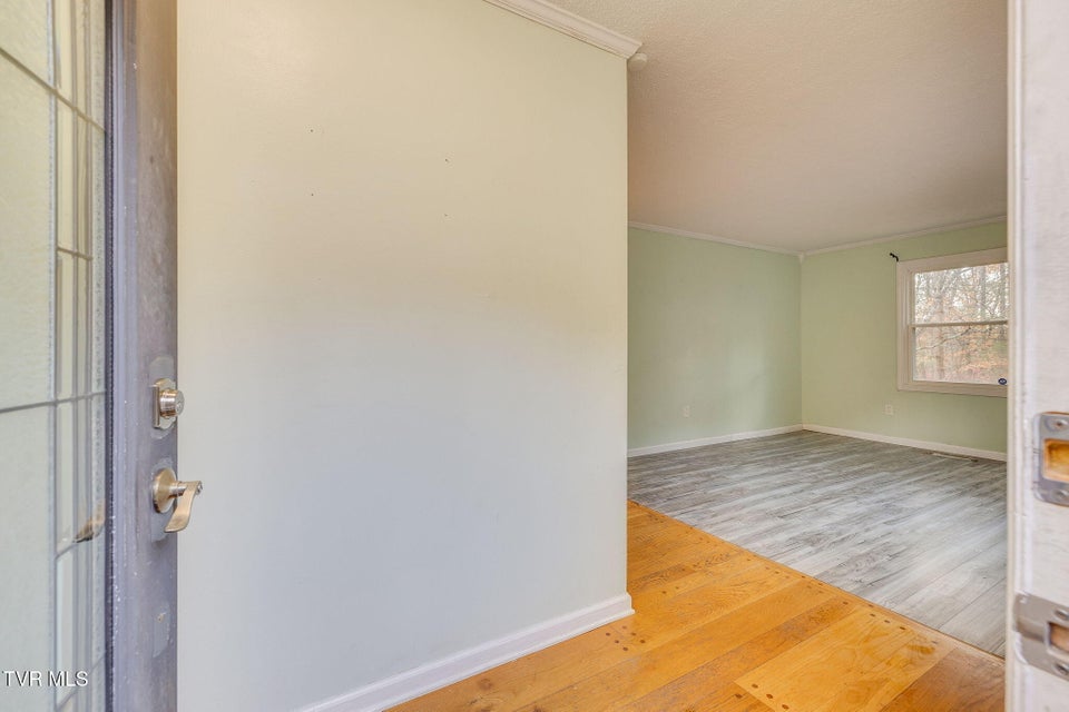 Photo #5: 4004 Lakeland Drive