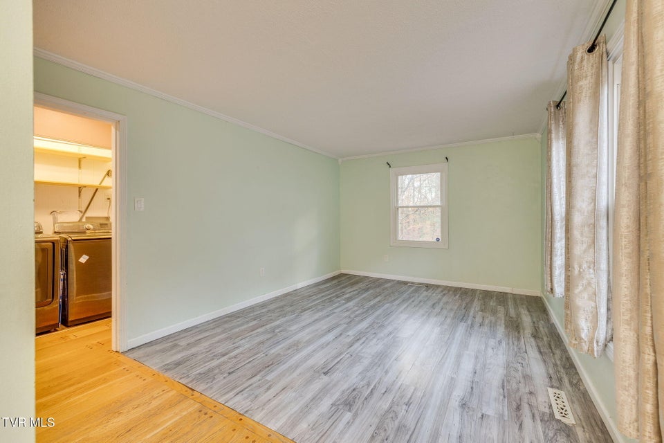 Photo #6: 4004 Lakeland Drive