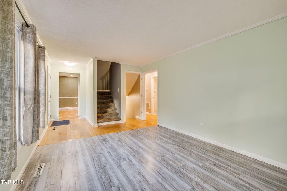 Photo #7: 4004 Lakeland Drive