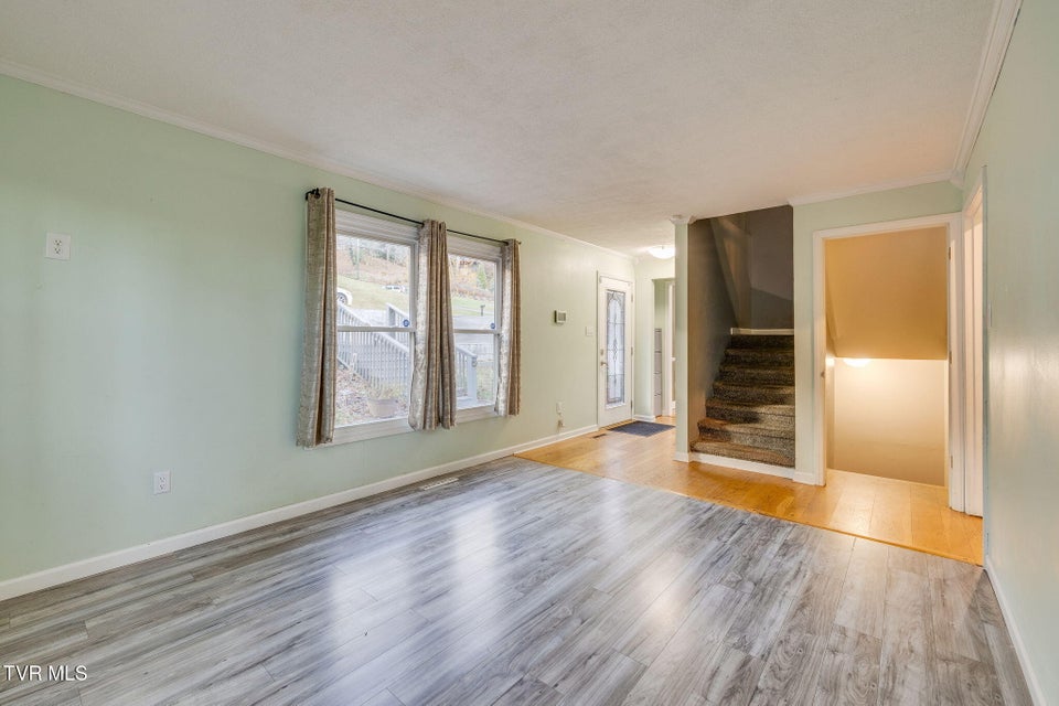 Photo #8: 4004 Lakeland Drive