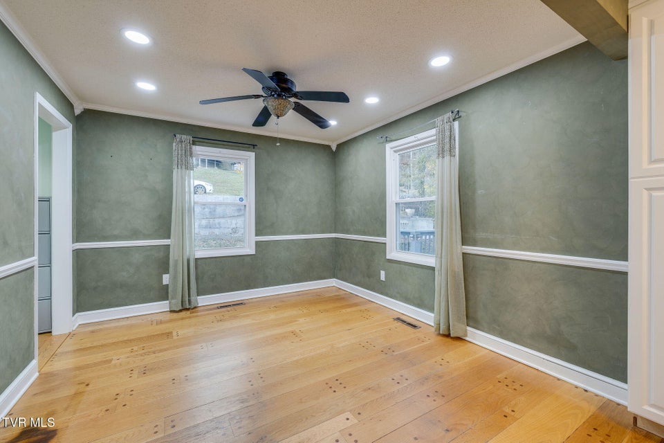 Photo #12: 4004 Lakeland Drive