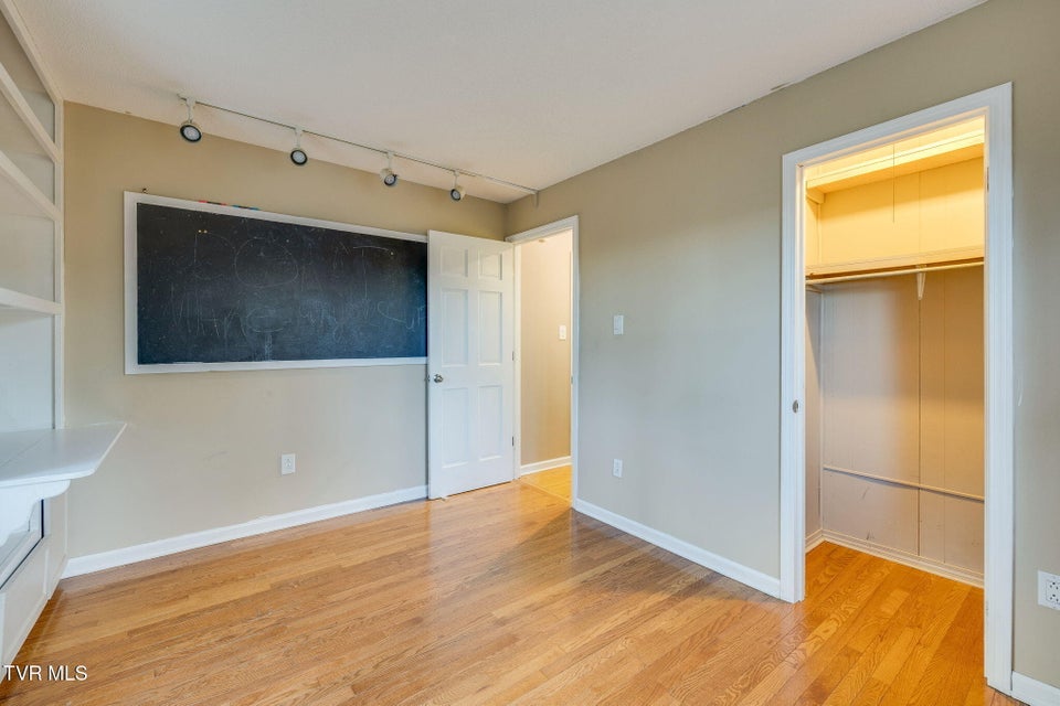 Photo #16: 4004 Lakeland Drive