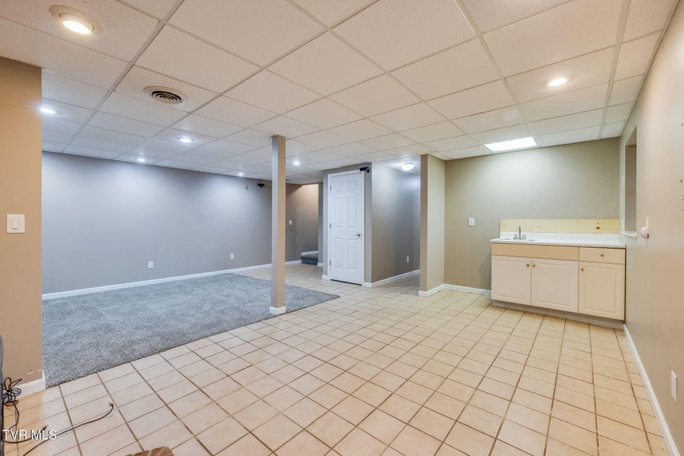 Photo #28: 4004 Lakeland Drive