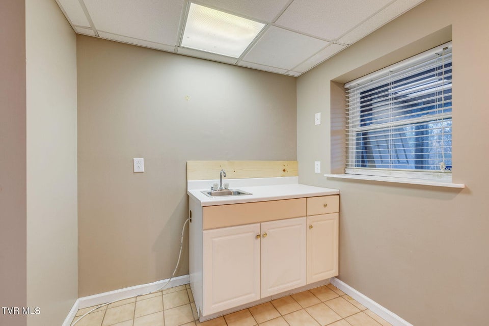 Photo #30: 4004 Lakeland Drive