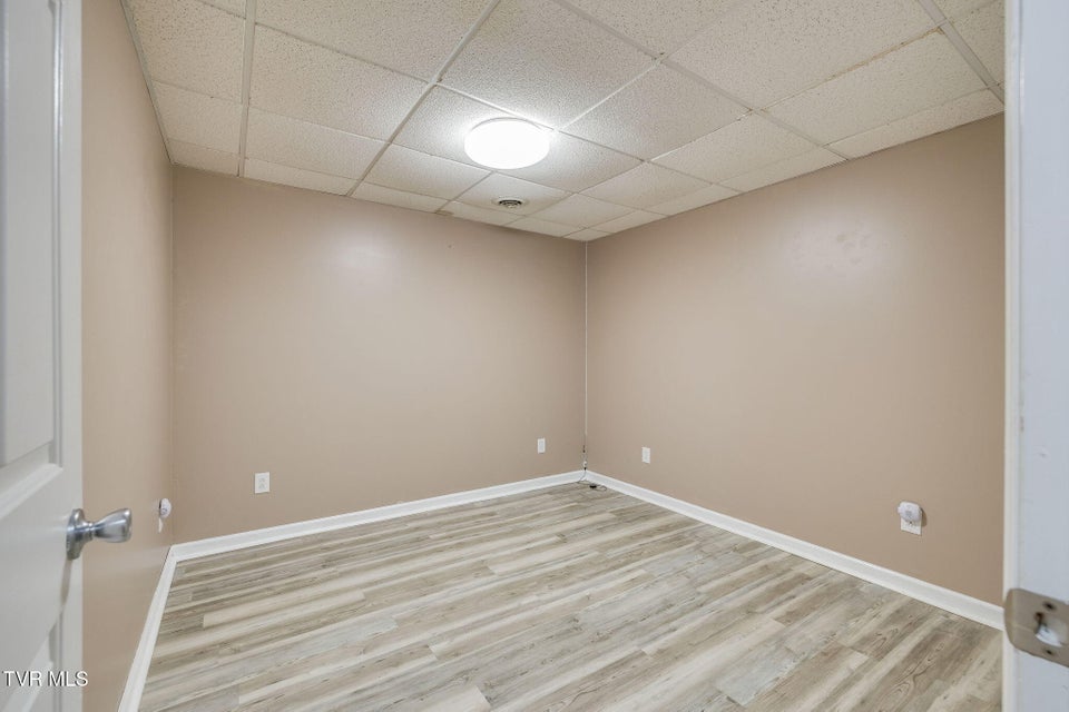 Photo #31: 4004 Lakeland Drive