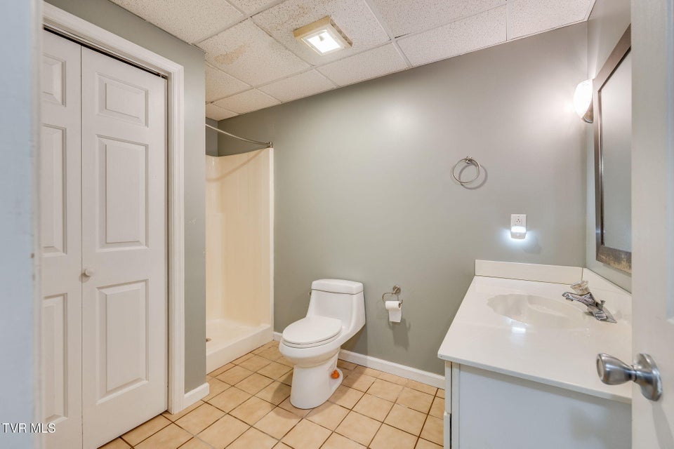 Photo #33: 4004 Lakeland Drive