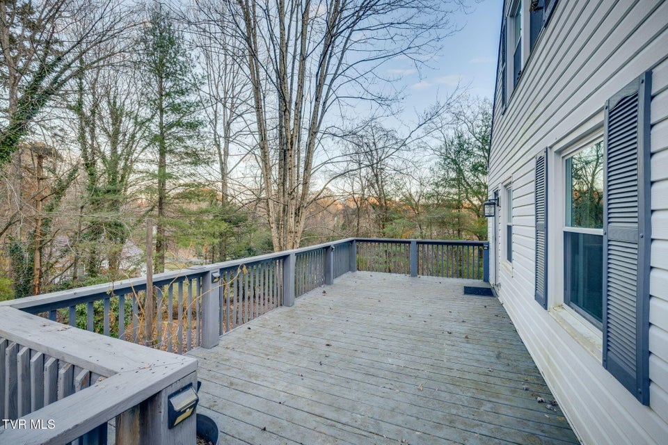 Photo #36: 4004 Lakeland Drive