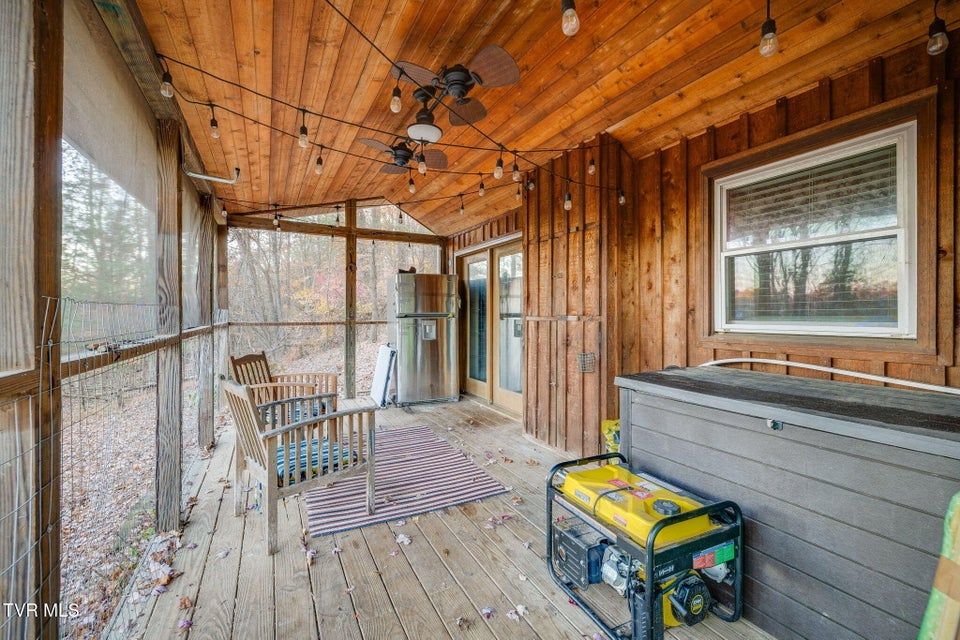 Photo #37: 4004 Lakeland Drive