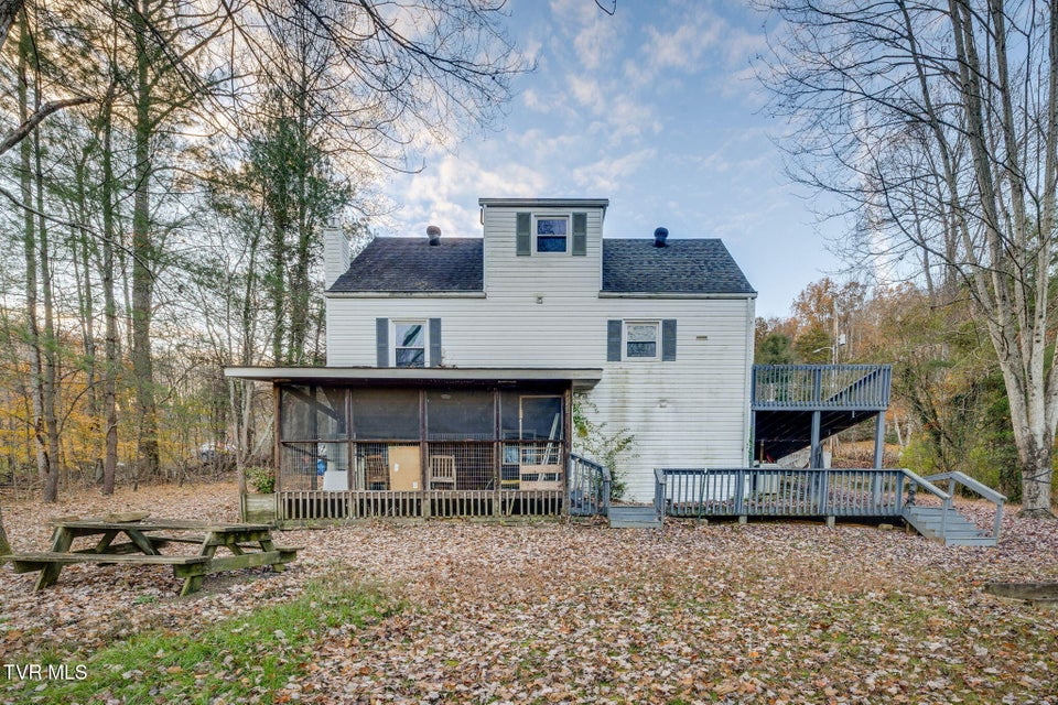 Photo #39: 4004 Lakeland Drive