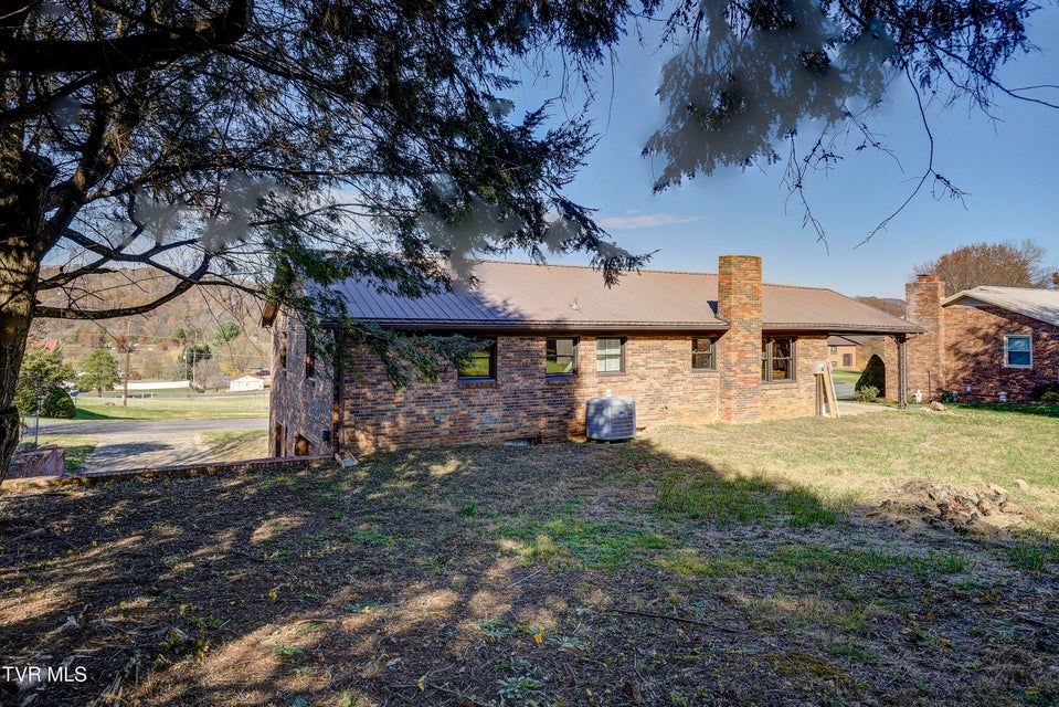 Photo #37: 508 Carolina Street