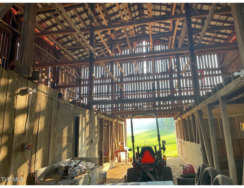 Photo #63: 2638 Highway 81 South 