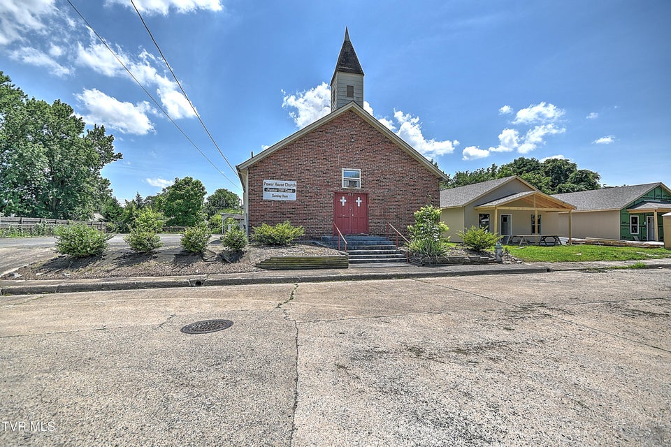 Photo #9: 2225 Ashwood Avenue