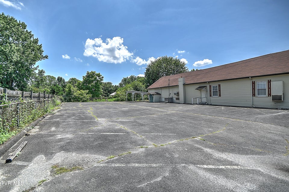 Photo #4: 2225 Ashwood Avenue