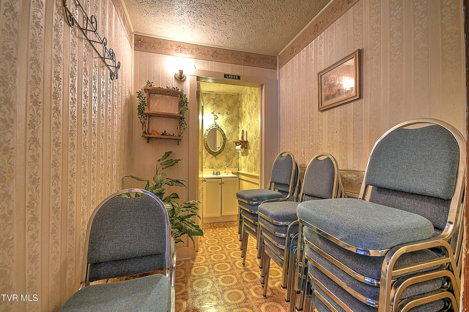 Photo #16: 2225 Ashwood Avenue