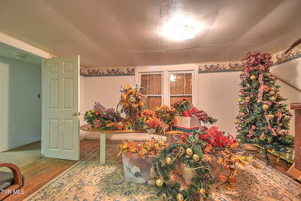 Photo #37: 2225 Ashwood Avenue