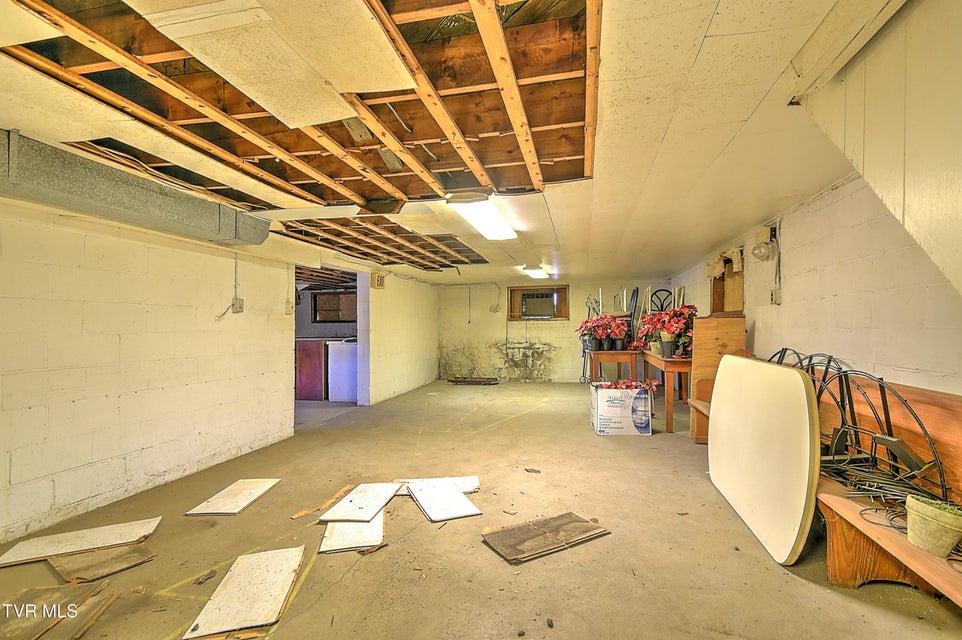 Photo #41: 2225 Ashwood Avenue