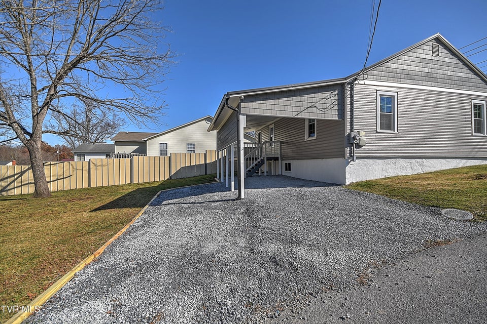 Photo #6: 2709 Broad Street