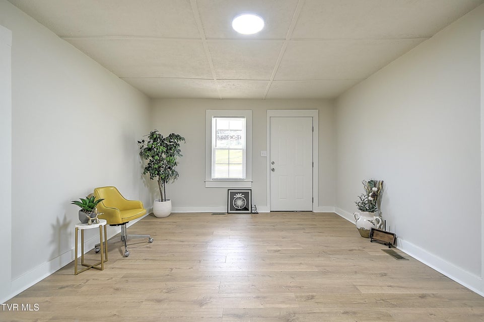 Photo #31: 2709 Broad Street