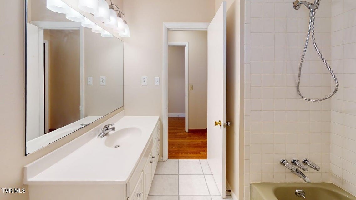 Photo #18: 4561 Birchwood Circle