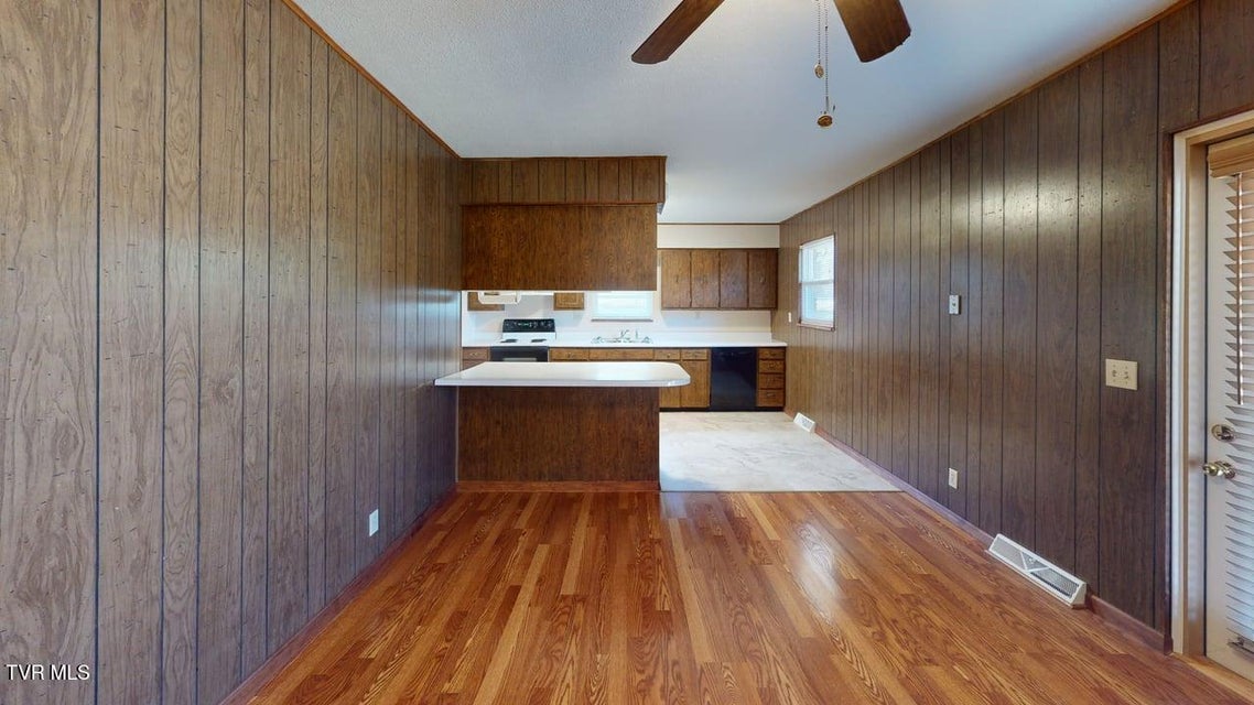 Photo #28: 4561 Birchwood Circle