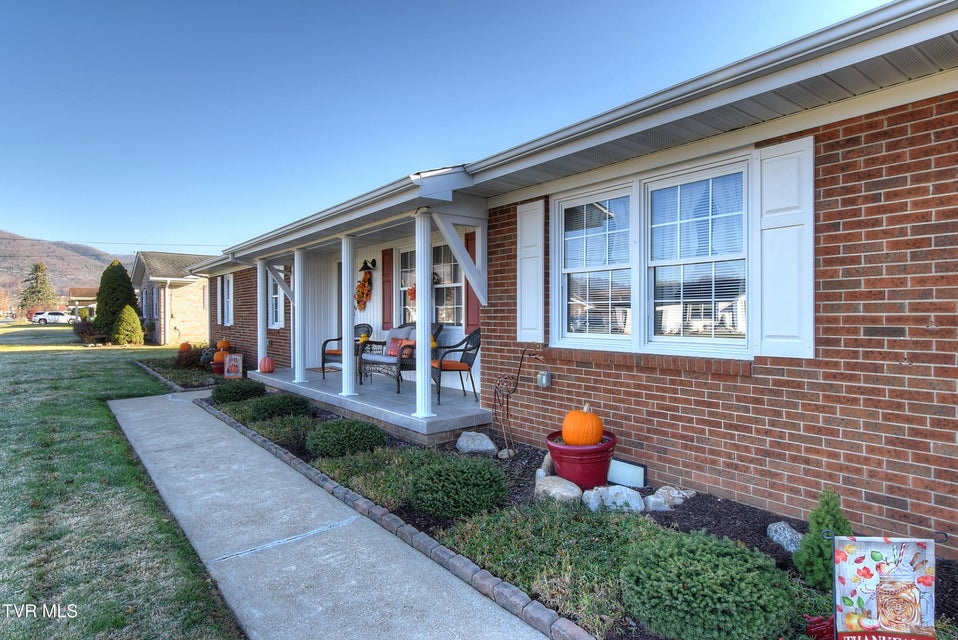 Photo #4: 153 Southgate Drive