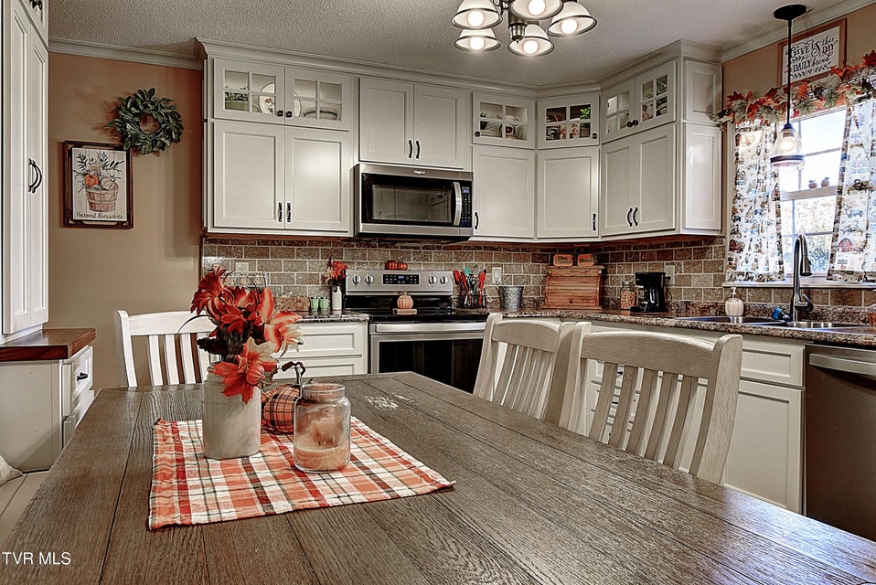 Photo #18: 153 Southgate Drive