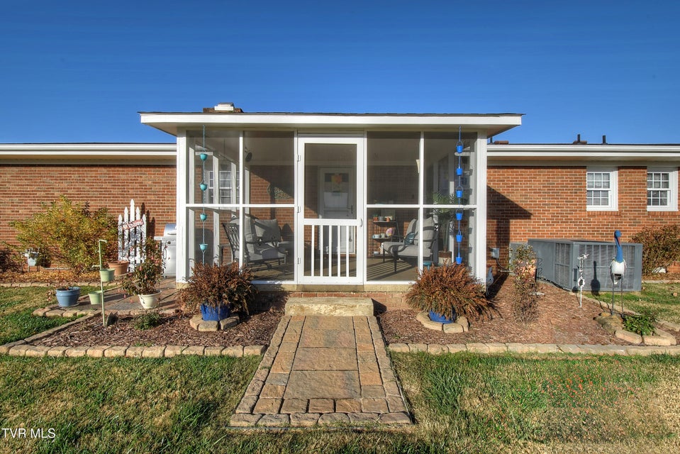 Photo #33: 153 Southgate Drive