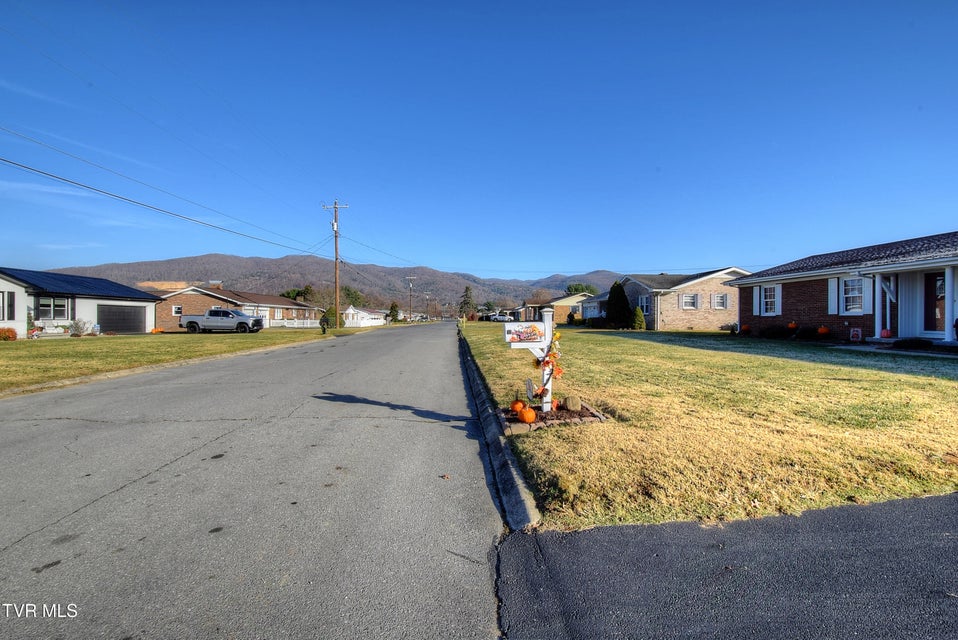 Photo #42: 153 Southgate Drive