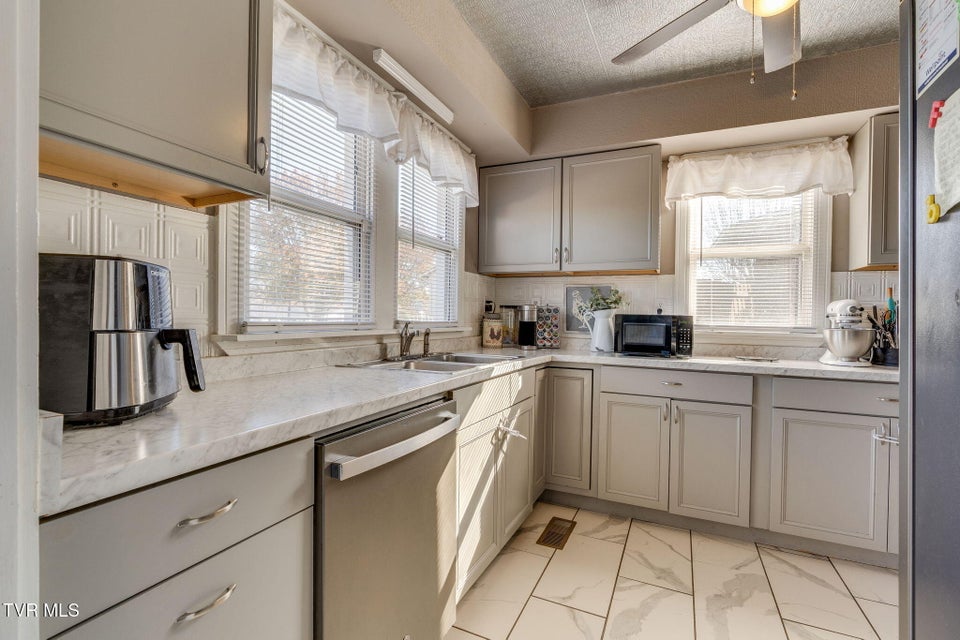 Photo #11: 475 Matson Road