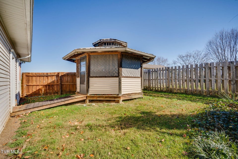 Photo #31: 475 Matson Road