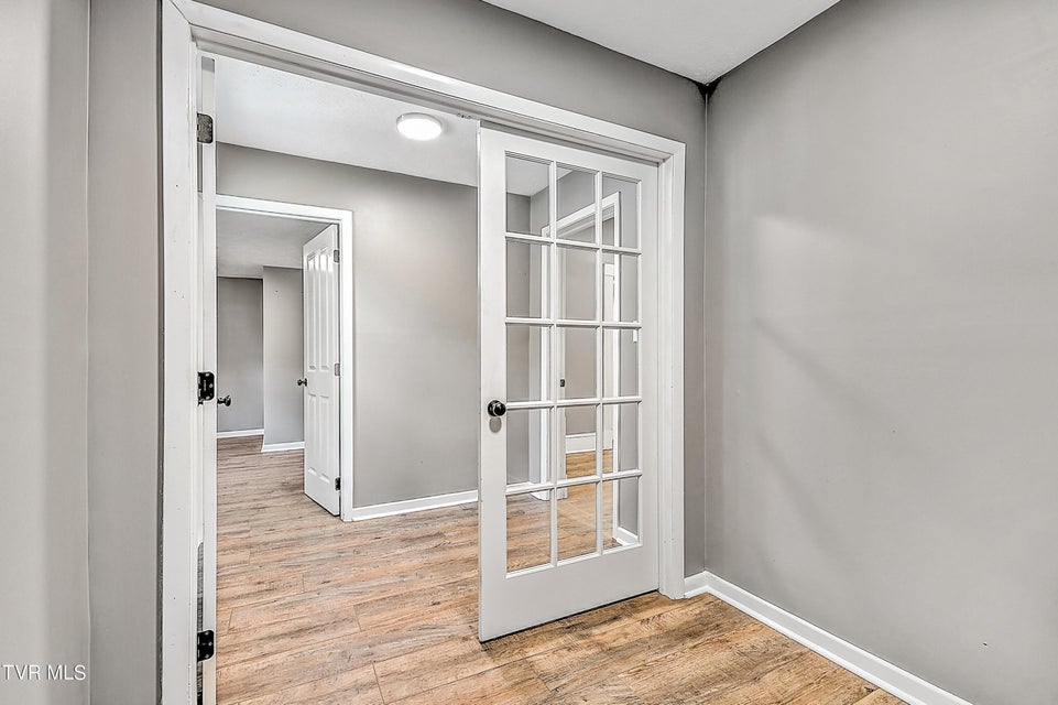 Photo #16: 512 Alabama Street