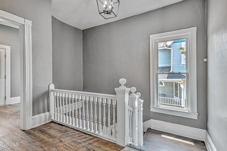 Photo #23: 512 Alabama Street