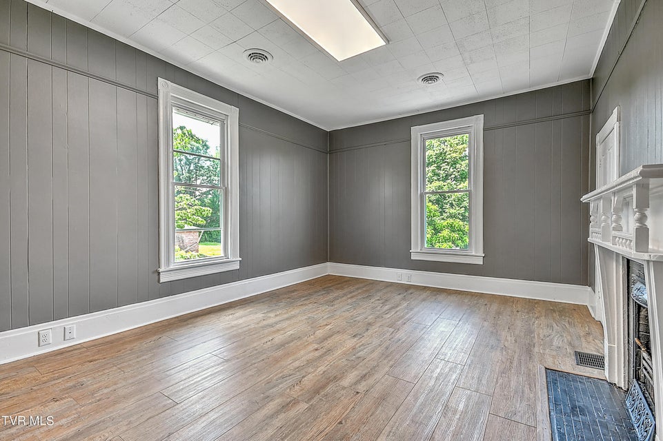 Photo #25: 512 Alabama Street