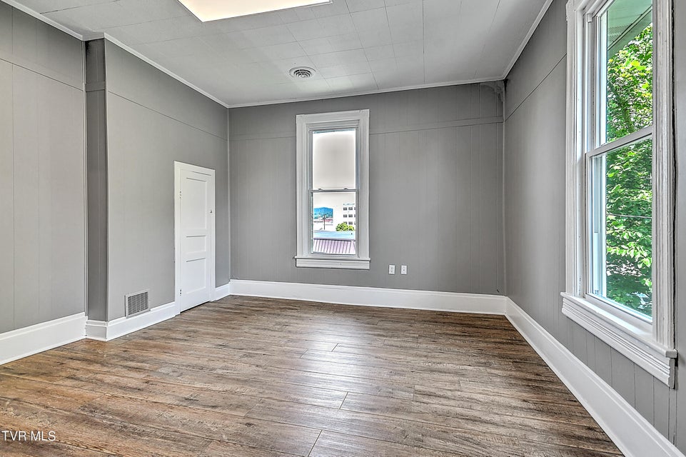 Photo #31: 512 Alabama Street