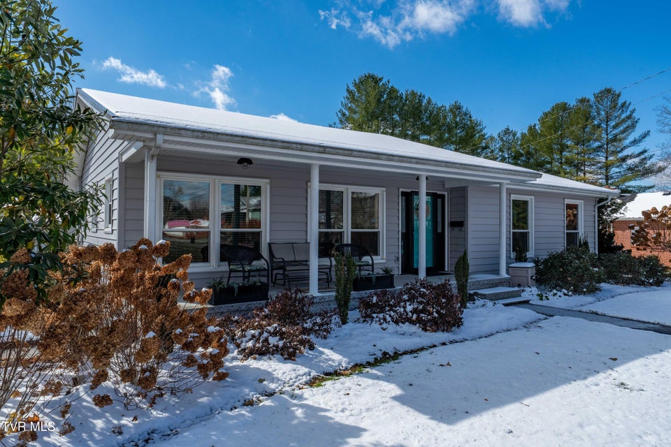 Photo #4: 419 College Street