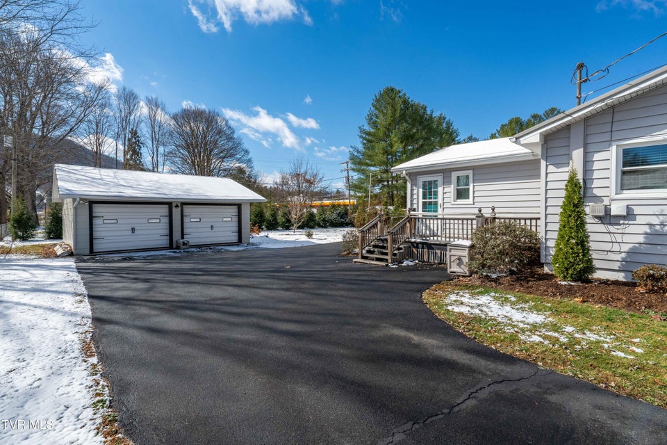 Photo #11: 419 College Street