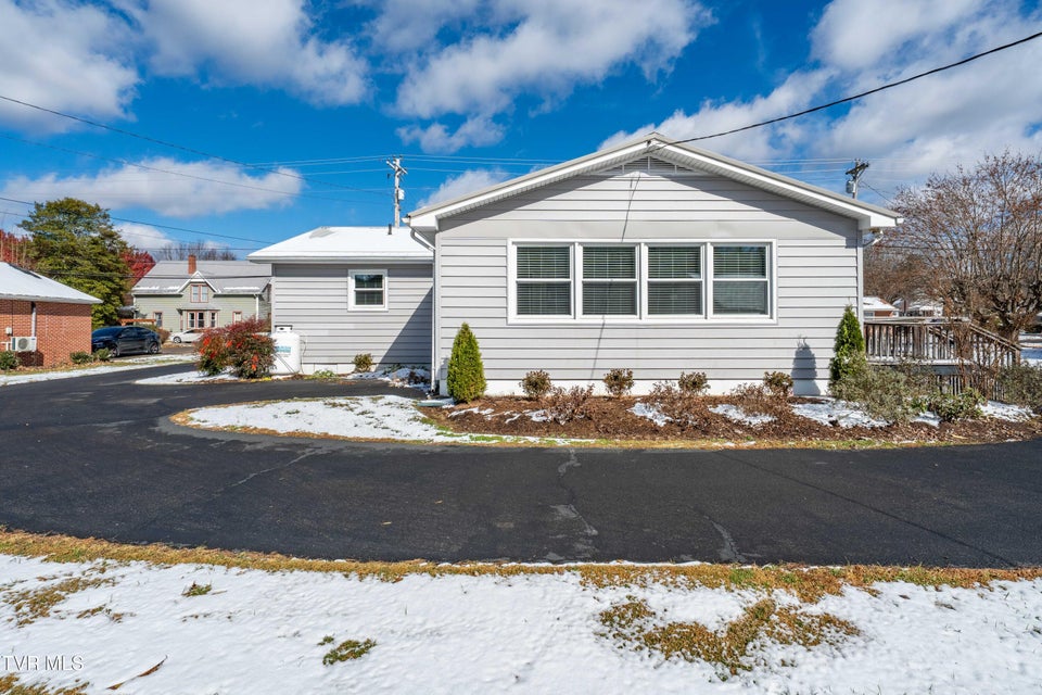 Photo #17: 419 College Street