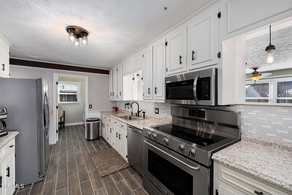 Photo #25: 419 College Street