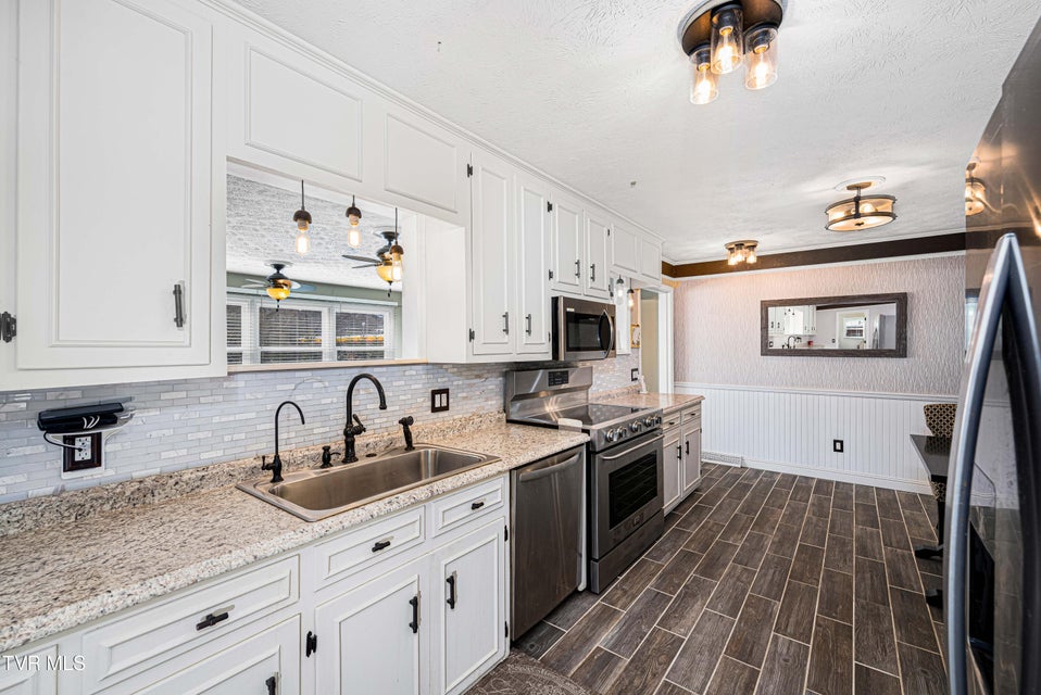 Photo #26: 419 College Street