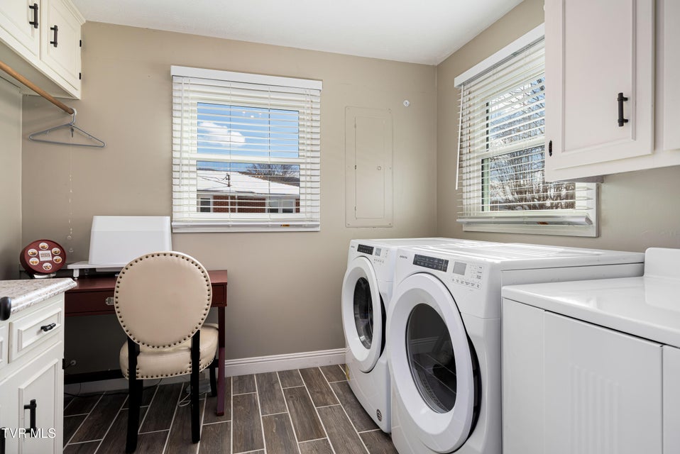 Photo #29: 419 College Street