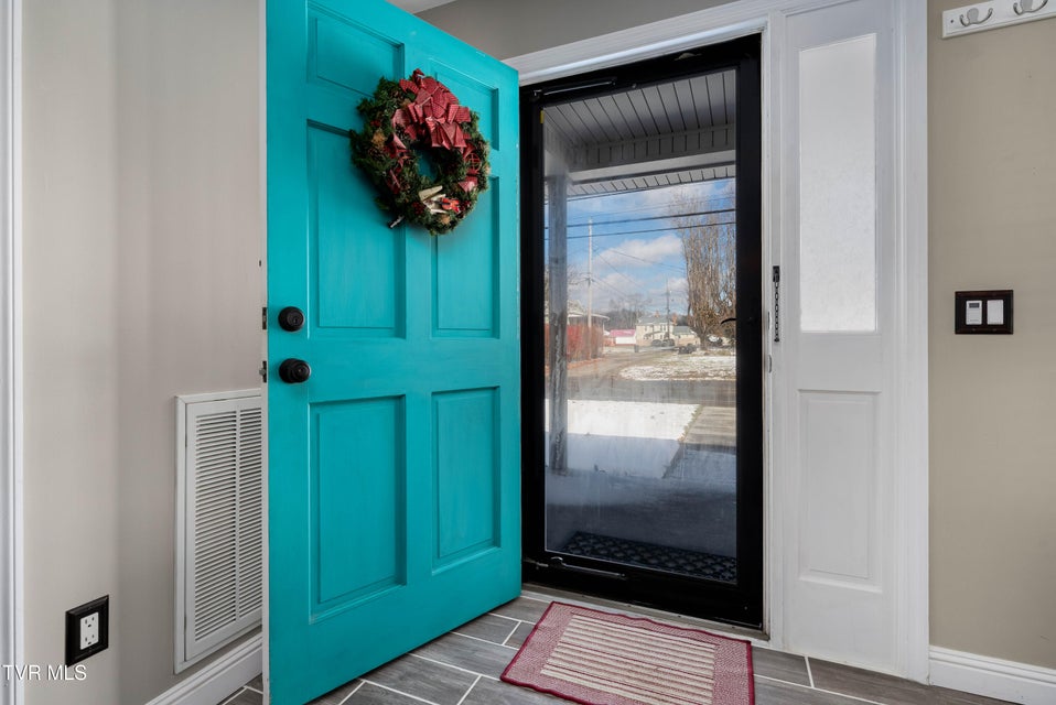 Photo #33: 419 College Street