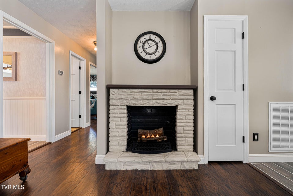 Photo #36: 419 College Street