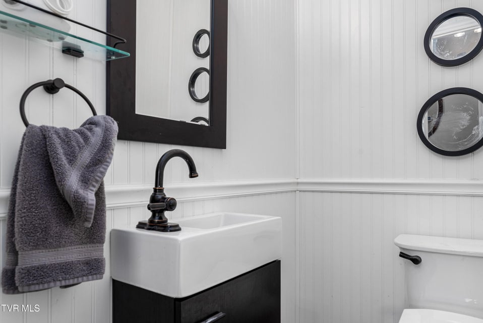 Photo #42: 419 College Street