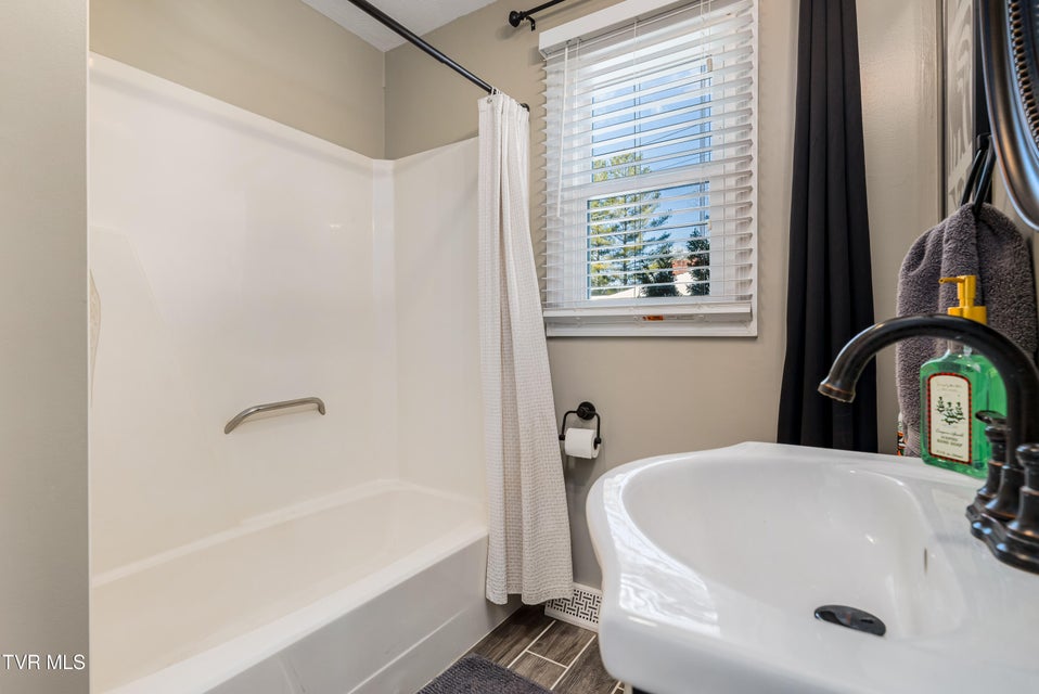 Photo #48: 419 College Street