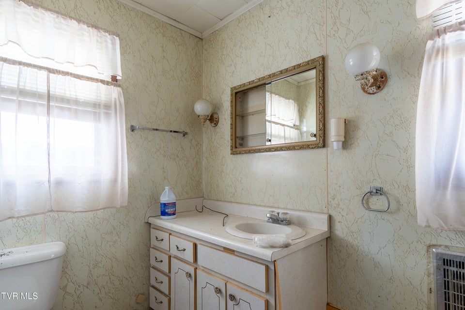 Photo #11: 231 Bill Mauk Road