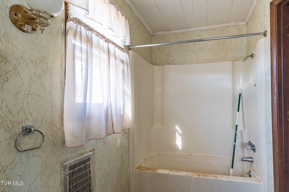 Photo #12: 231 Bill Mauk Road