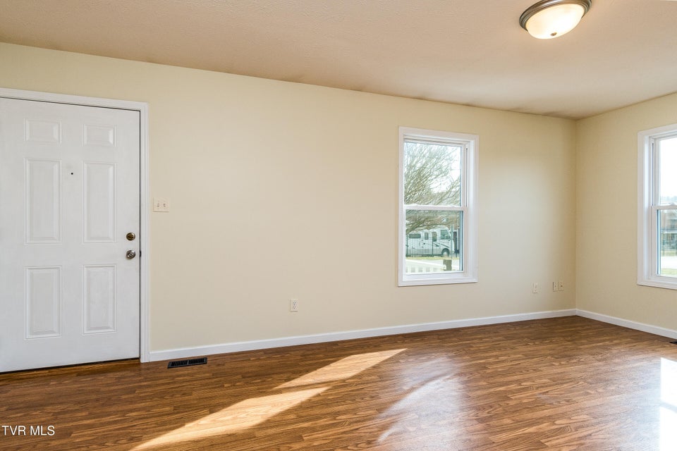 Photo #4: 107 2nd Street