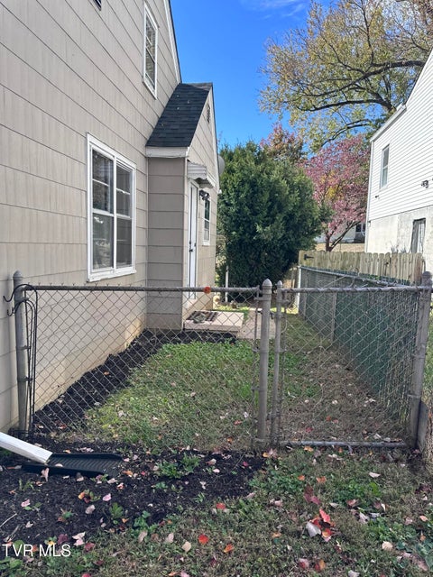 Photo #61: 526 Mount Ida Place