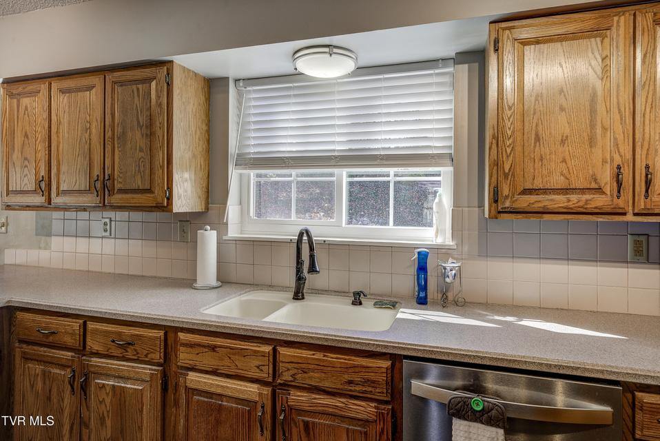 Photo #24: 312 Ivanhoe Drive